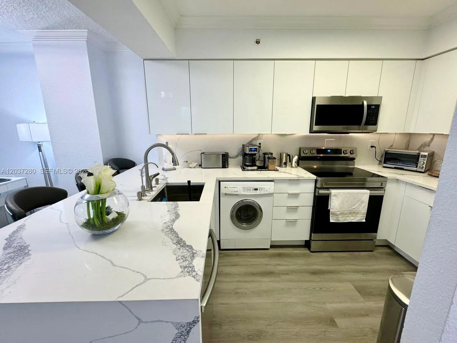 Foto de propiedad en 2501 S Ocean Drive L14, Hollywood, FL 33019 Hollywood con MLS#