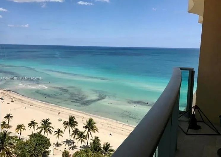 Foto de propiedad en 2501 S Ocean Drive PH05, Hollywood, FL 33019 Hollywood con MLS#