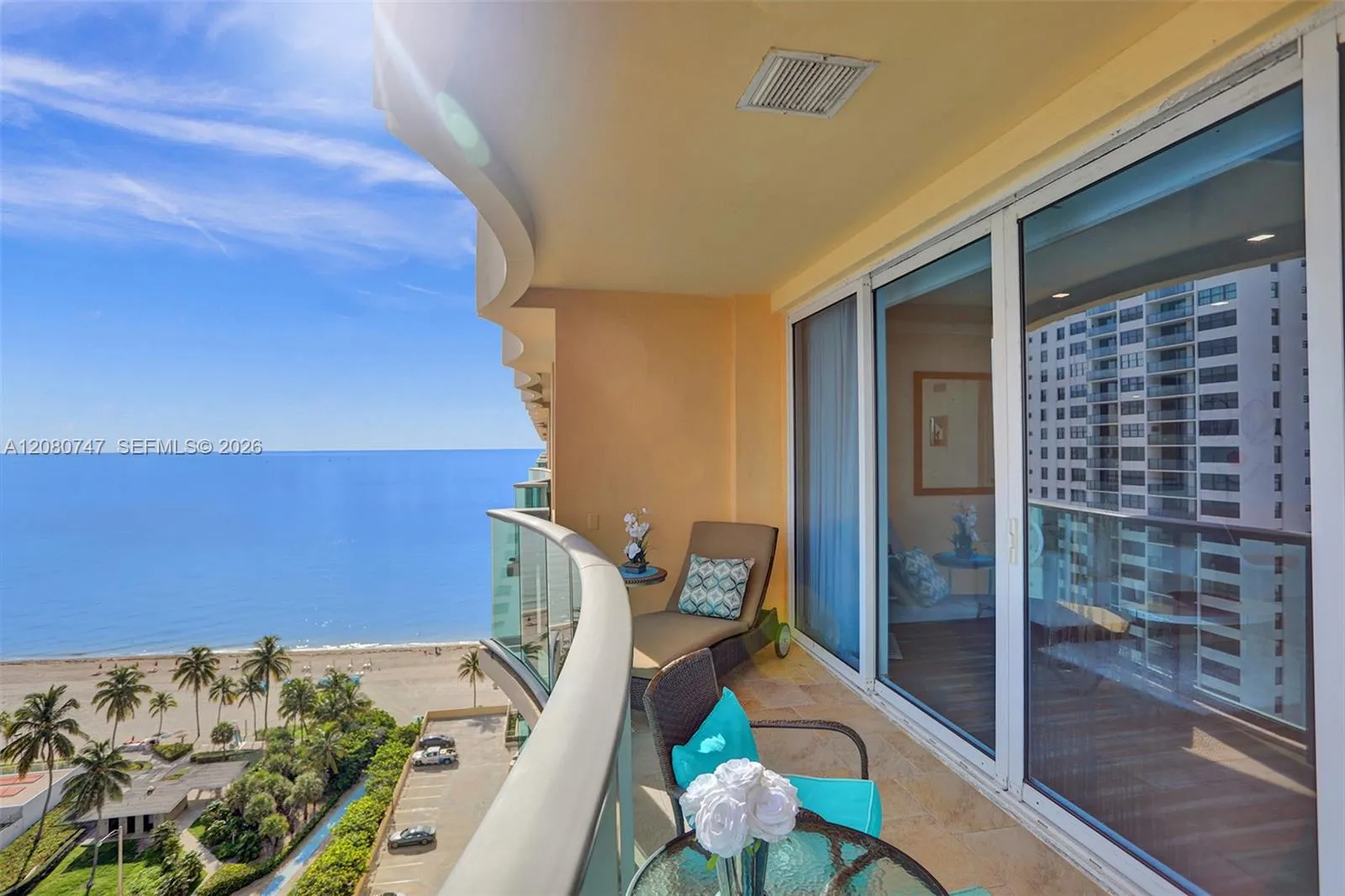 Foto de propiedad en 2501 S Ocean Drive PH37 (available Non 3), Hollywood, FL 33019 Hollywood con MLS# 