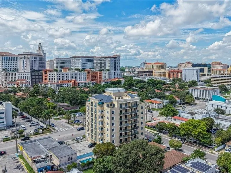 En Venta 2501 SW Douglas Road 202, Miami, FL 33133, Miami, FL 33133