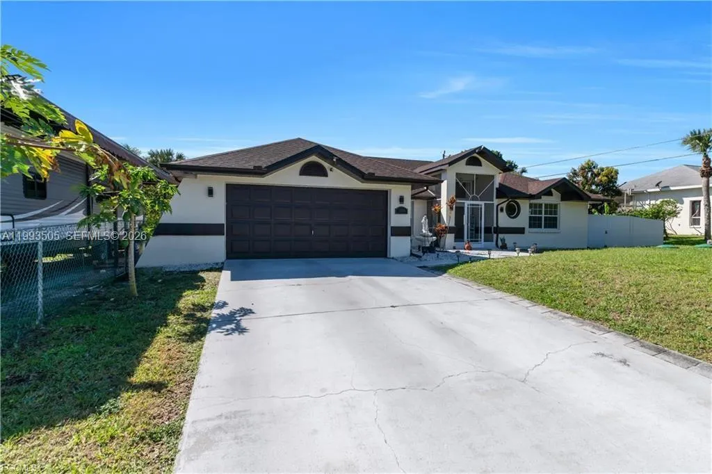 En Venta 2504 E 7th Street, Lehigh Acres, FL 33936, Lehigh Acres, FL 33936
