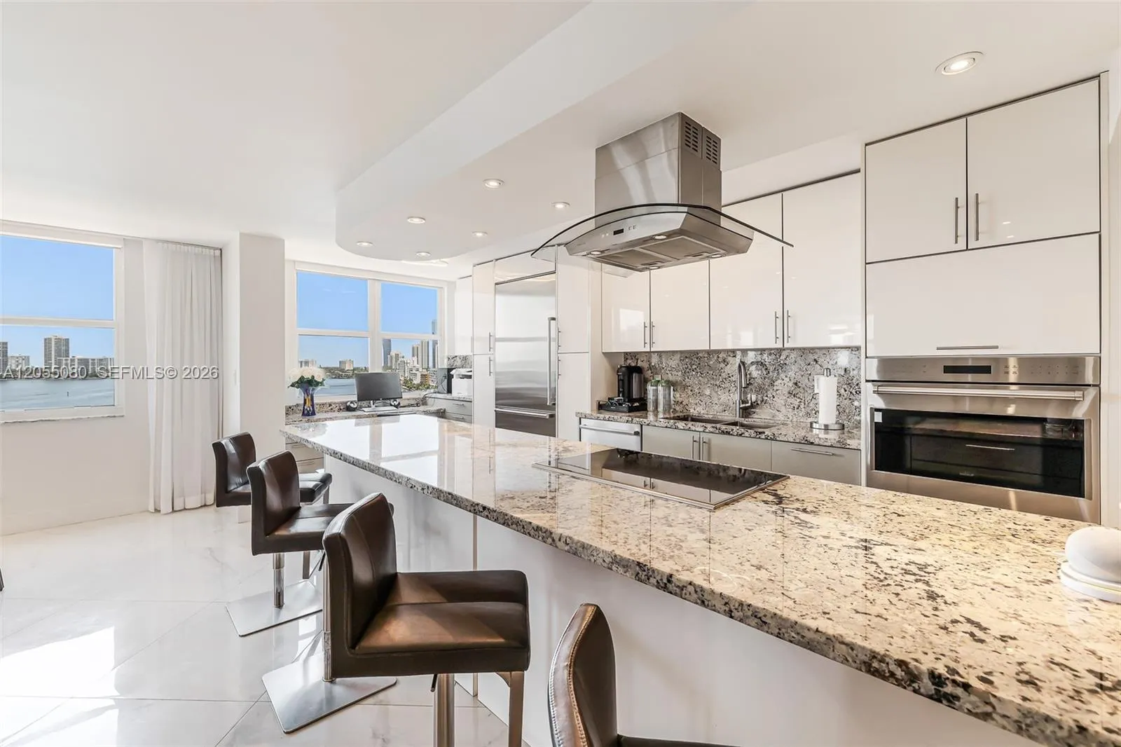 Foto de propiedad en 251 174th Street 1104, Sunny Isles Beach, FL 33160 Sunny Isles Beach con MLS# 