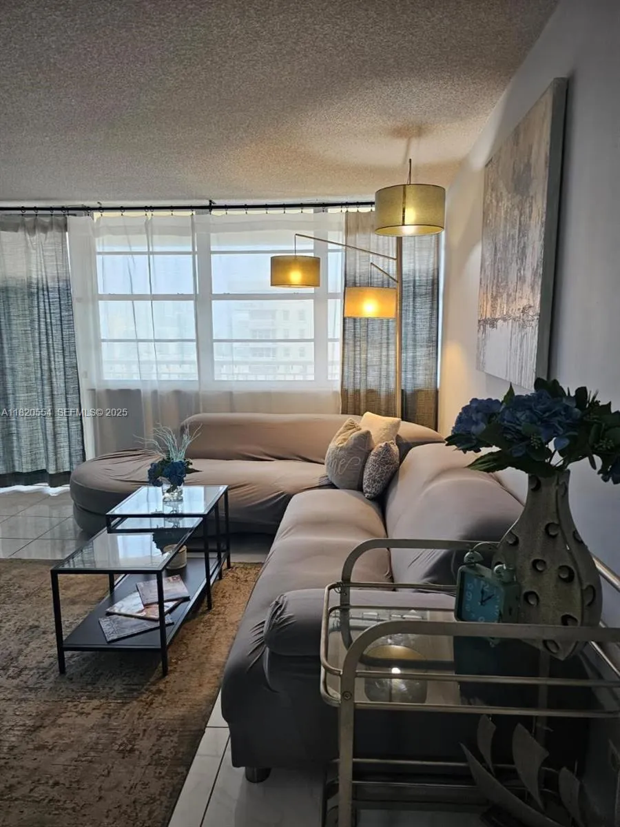Foto de propiedad en 251 174th Street 2111, Sunny Isles Beach, FL 33160 Sunny Isles Beach con MLS# 