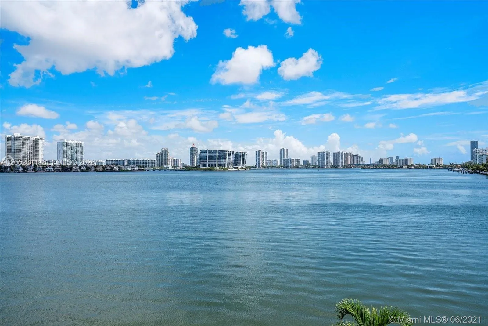 Foto de propiedad en 251 174th Street 602, Sunny Isles Beach, FL 33160 Sunny Isles Beach con MLS# 