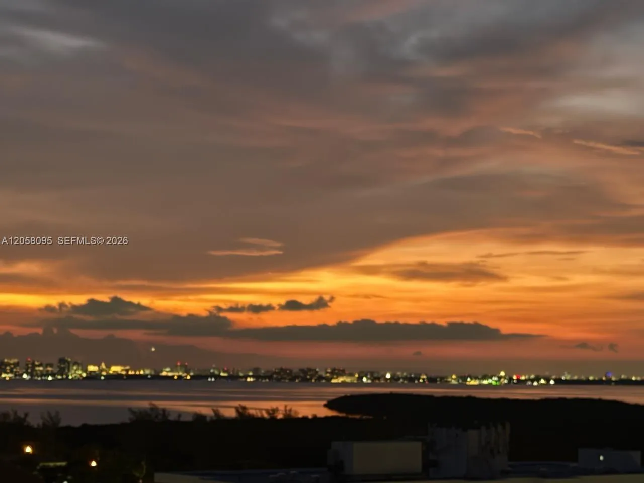Foto de propiedad en 251 Crandon Boulevard 1233, Key Biscayne, FL 33149 Key Biscayne con MLS# 