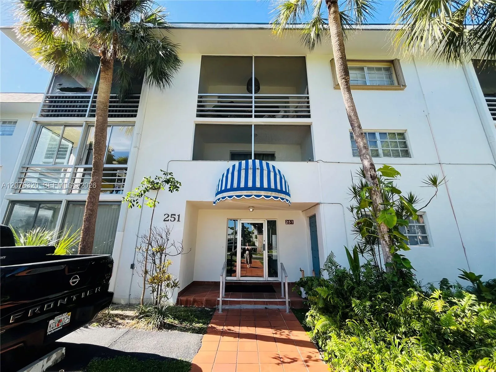 Foto de propiedad en 251 Galen Drive 101E, Key Biscayne, FL 33149 Key Biscayne con MLS# 