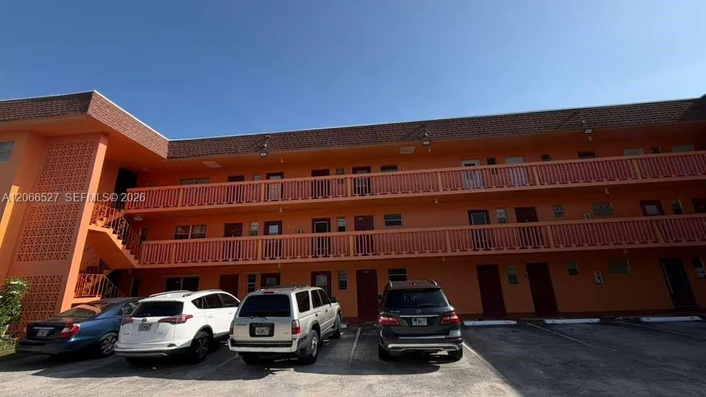 En Renta 251 NE 187th Street 803, Miami, FL 33179, Miami, FL 33179