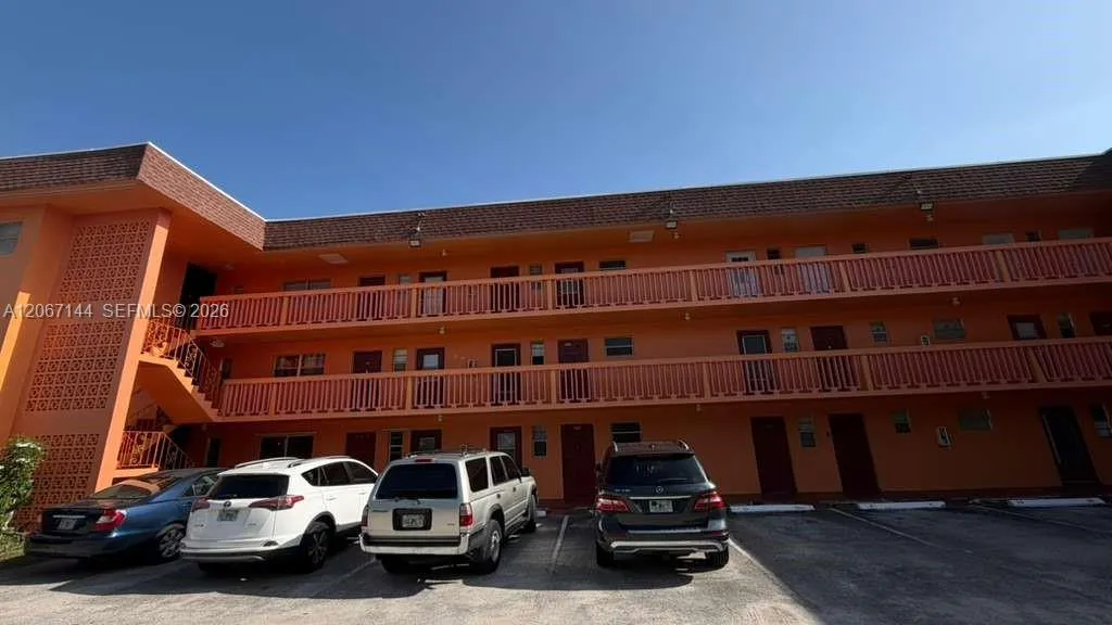 En Venta 251 NE 187th Street 803, Miami, FL 33179, Miami, FL 33179