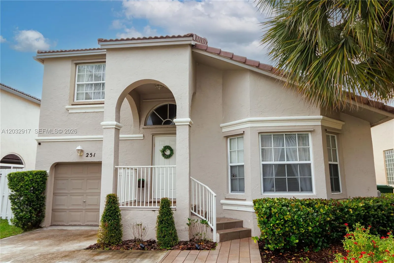 Foto de propiedad en 251 NW 151st Avenue, Pembroke Pines, FL 33028 Pembroke Pines con MLS# 