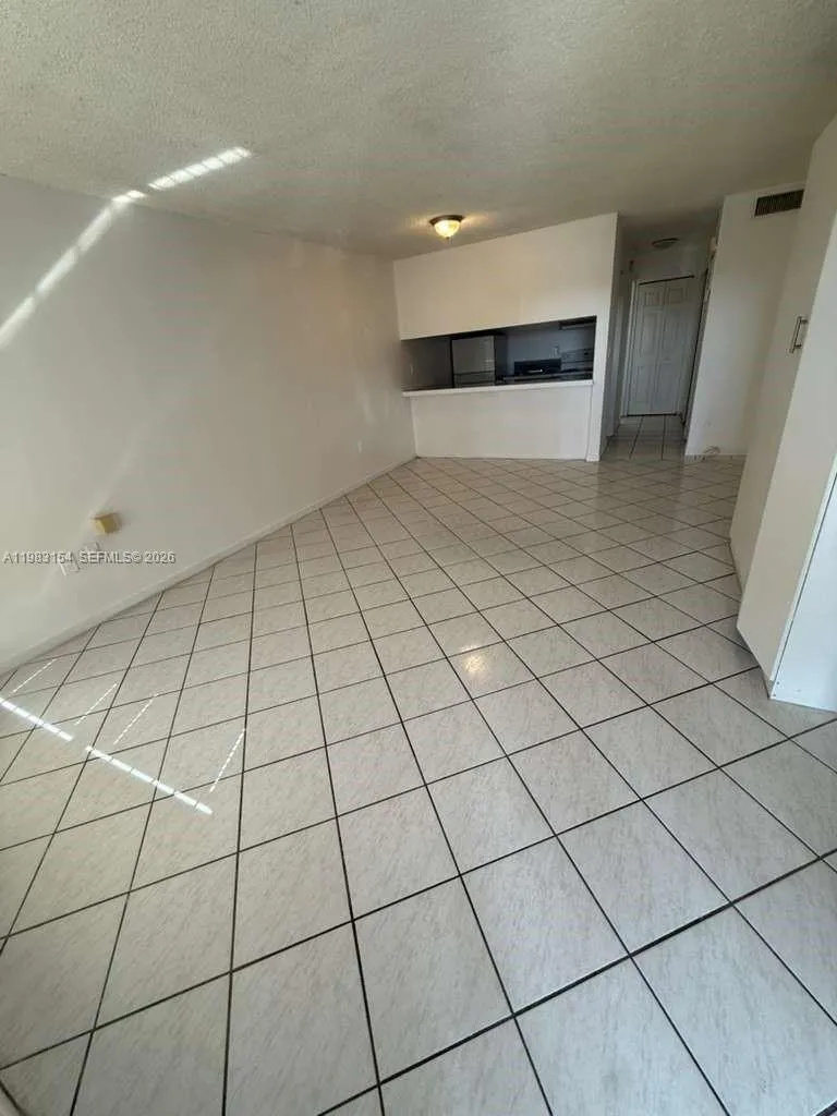 Foto de propiedad en 251 NW 177th Street A-218, Miami Gardens, FL 33169 Miami Gardens con MLS# 