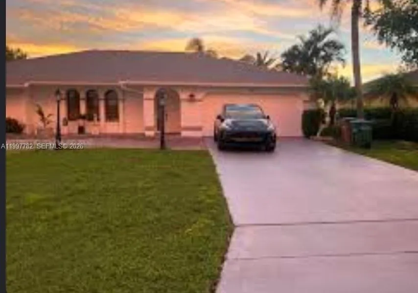 En Venta 251 SW 22 Place, Cape Coral, FL 33991, Cape Coral, FL 33991