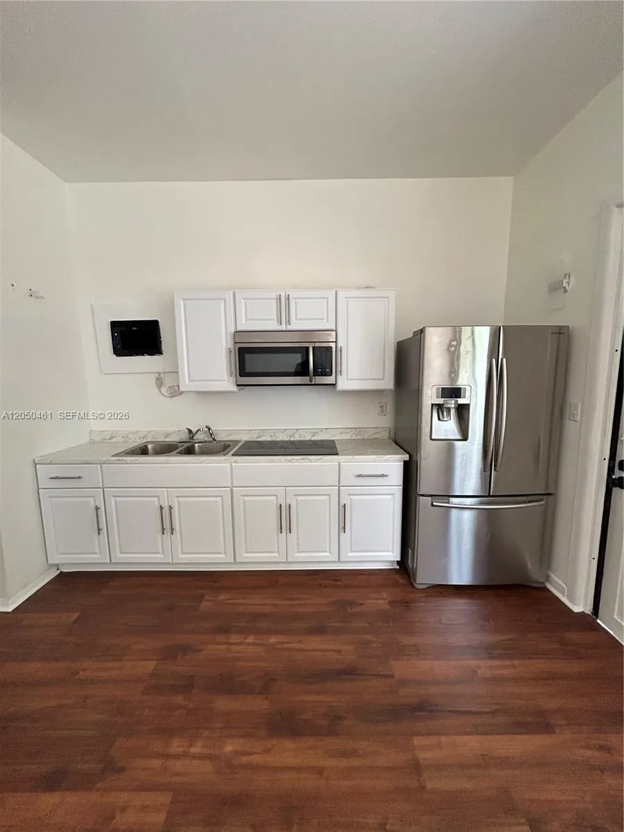 Foto de propiedad en 2516 Cleveland Street b, Hollywood, FL 33020 Hollywood con MLS# 