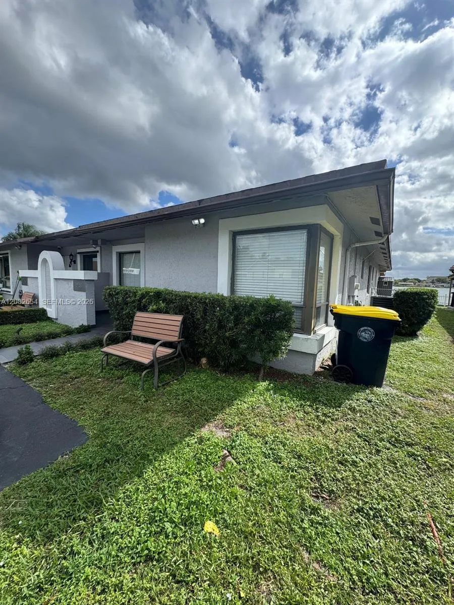 Foto de propiedad en 2516 SW 55th Street 2516, Dania Beach, FL 33312 Dania Beach con MLS# 