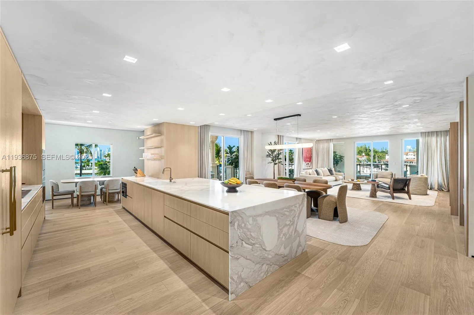 Foto de propiedad en 2521 Fisher Island Drive 6201, Miami Beach, FL 33109 Miami Beach con MLS# 