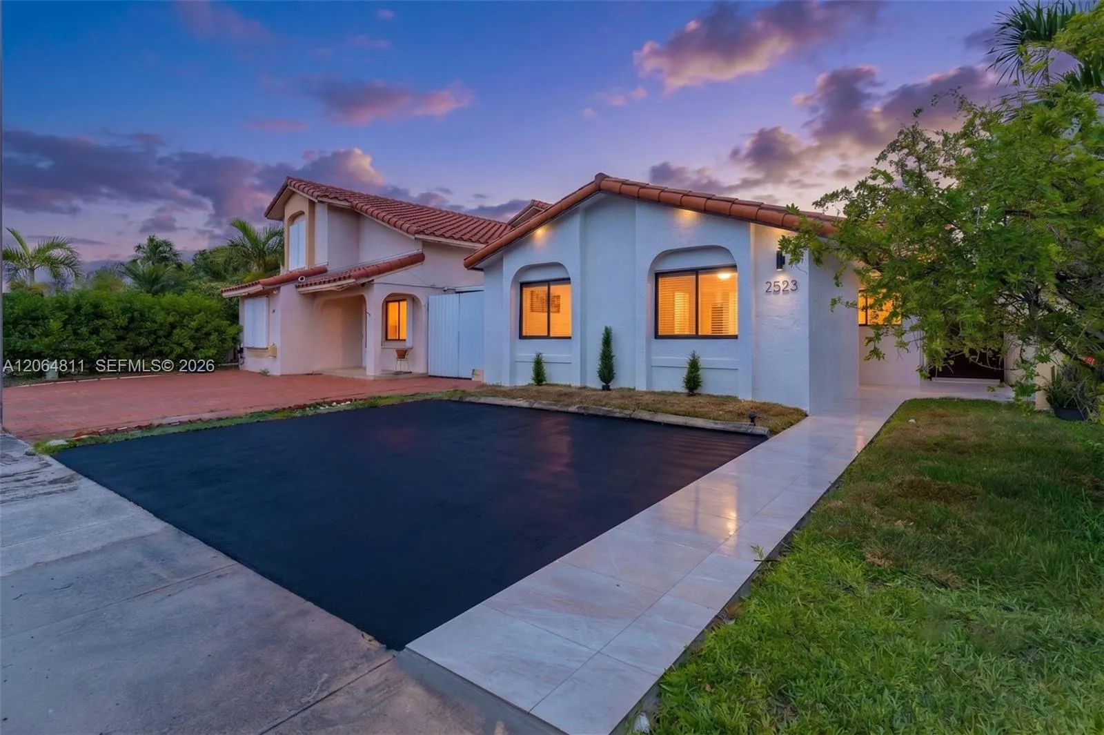 En Venta 2523 W 65th Street, Hialeah, FL 33016, Hialeah, FL 33016