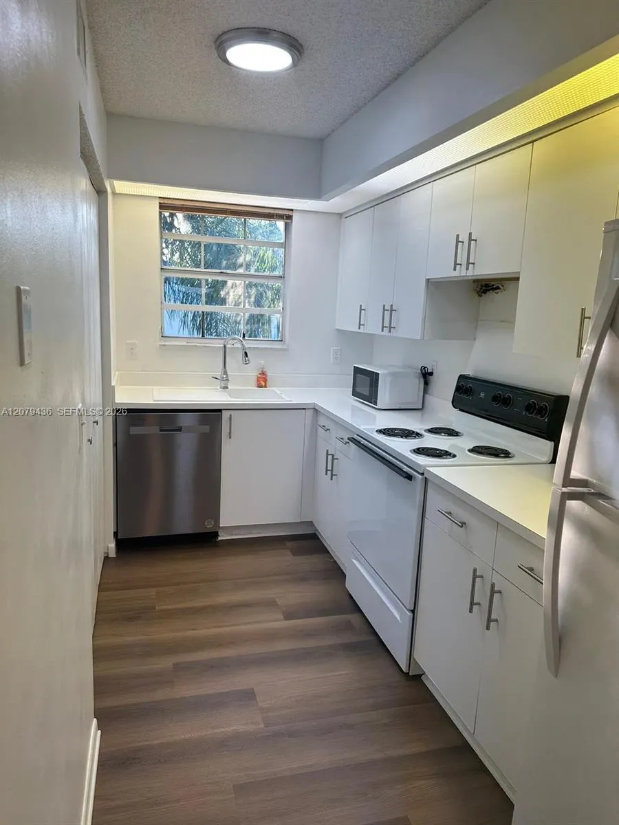 En Venta 2528 SE 20th Place 201-C, Homestead, FL 33035, Homestead, FL 33035