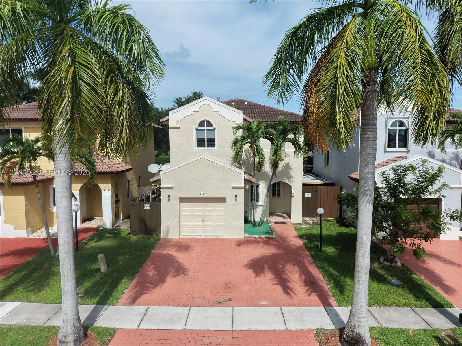 Foto de propiedad en 2529 NE 41st Terrace, Homestead, FL 33033 Homestead con MLS# 