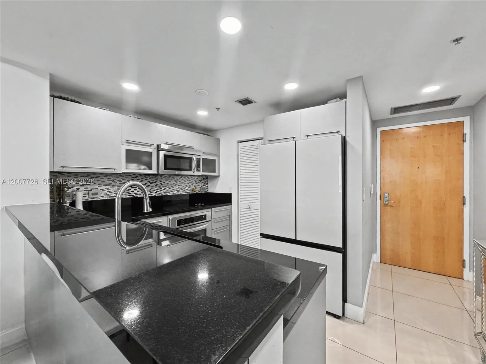 En Renta 253 NE 2nd Street 1003, Miami, FL 33132, Miami, FL 33132