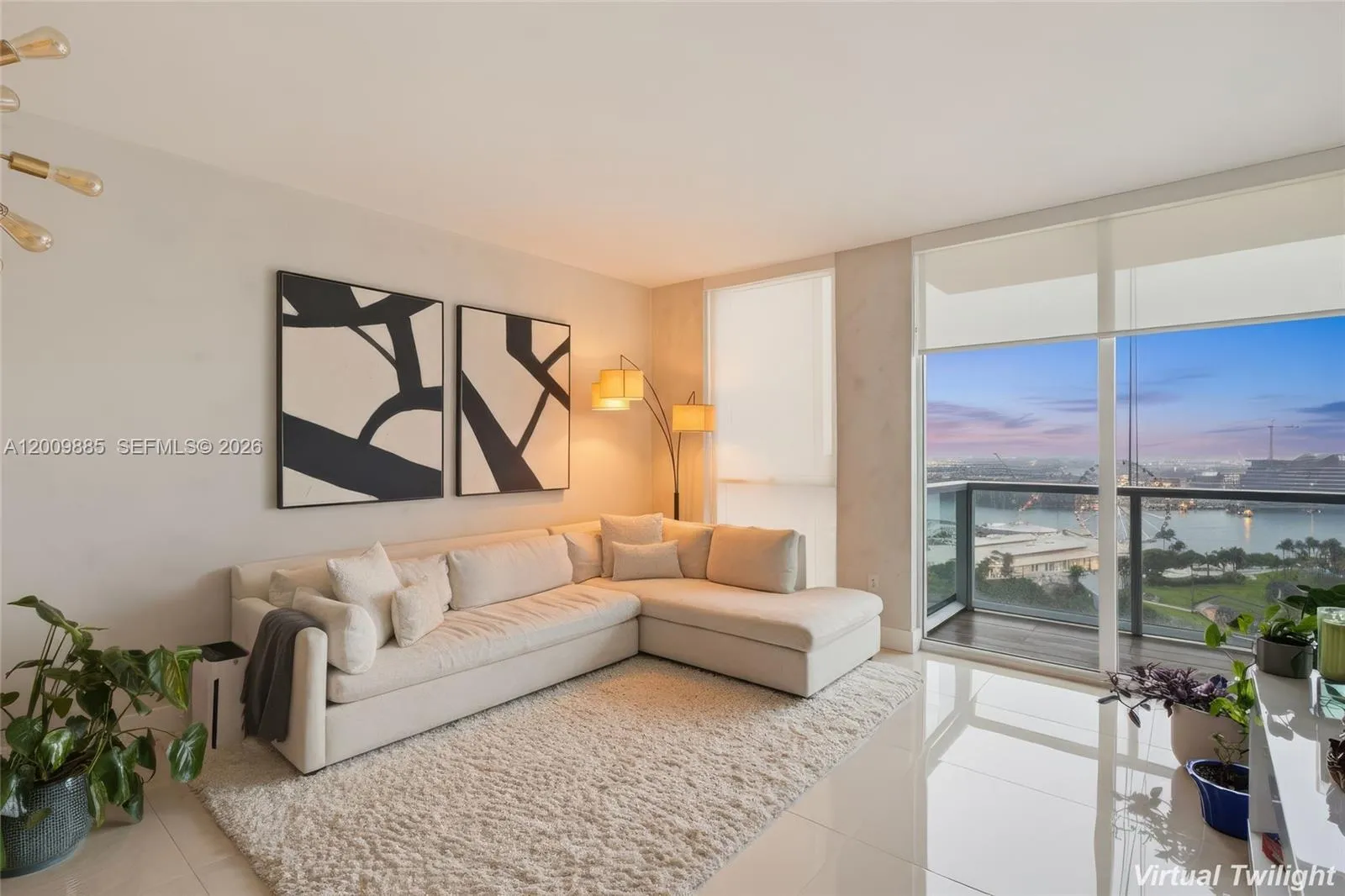 Vendido 253 NE 2nd Street 2005, Miami, FL 33132, Miami, FL 33132