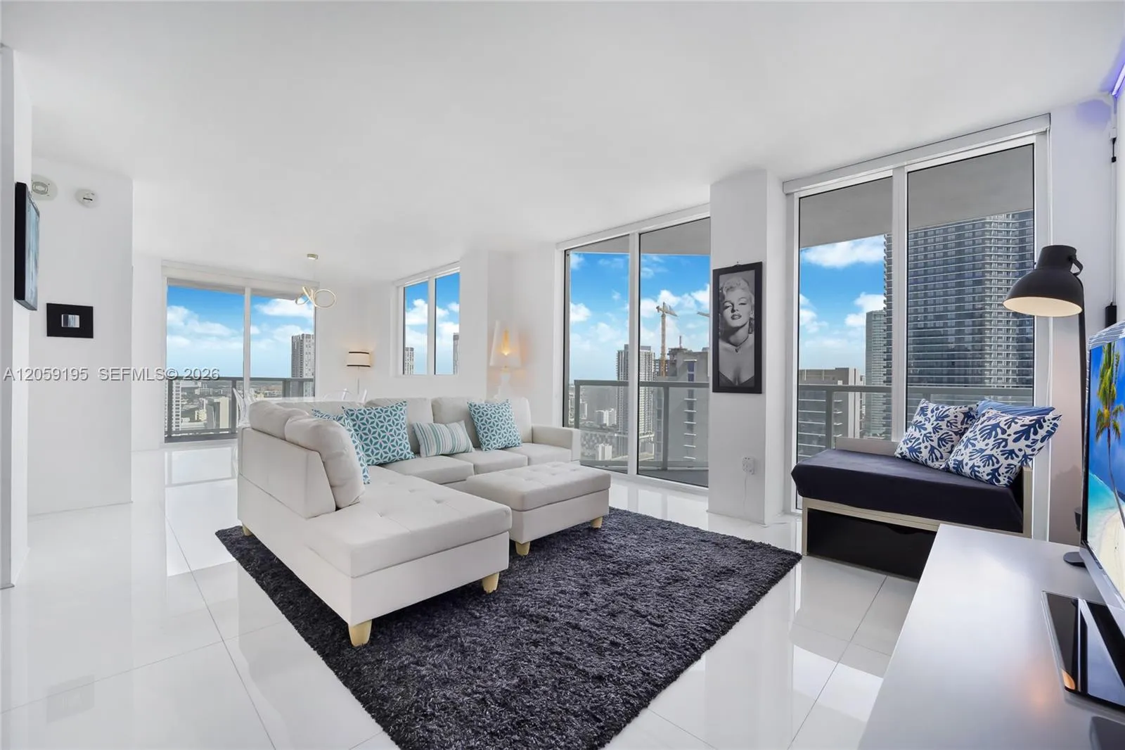 Foto de propiedad en 253 NE 2nd Street 3302, Miami, FL 33132 Miami con MLS#