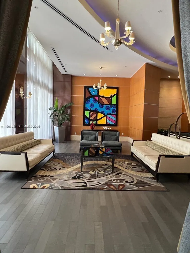 Foto de propiedad en 253 NE 2nd Street 3806, Miami, FL 33132 Miami con MLS#