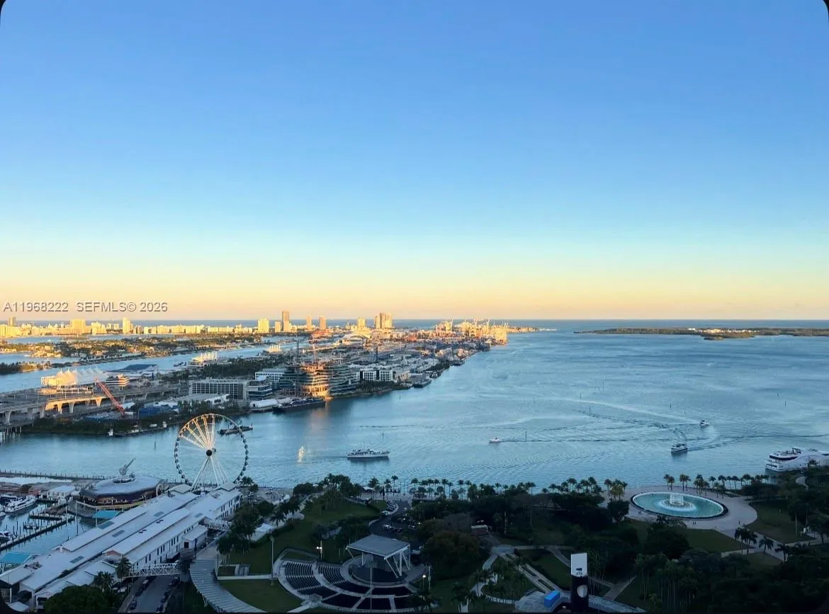 Foto de propiedad en 253 NE 2nd Street 3903, Miami, FL 33132 Miami con MLS# 