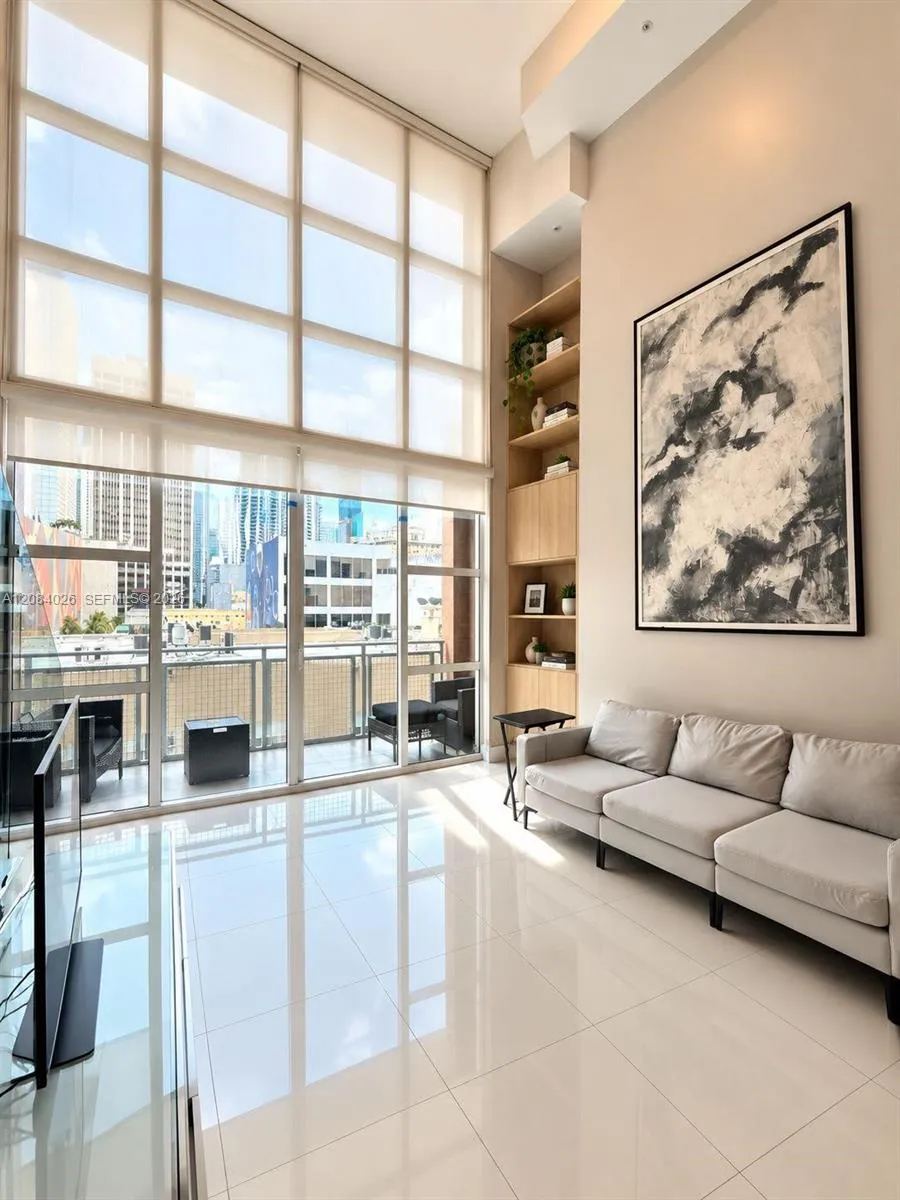 Foto de propiedad en 253 NE 2nd Street 416, Miami, FL 33132 Miami con MLS#