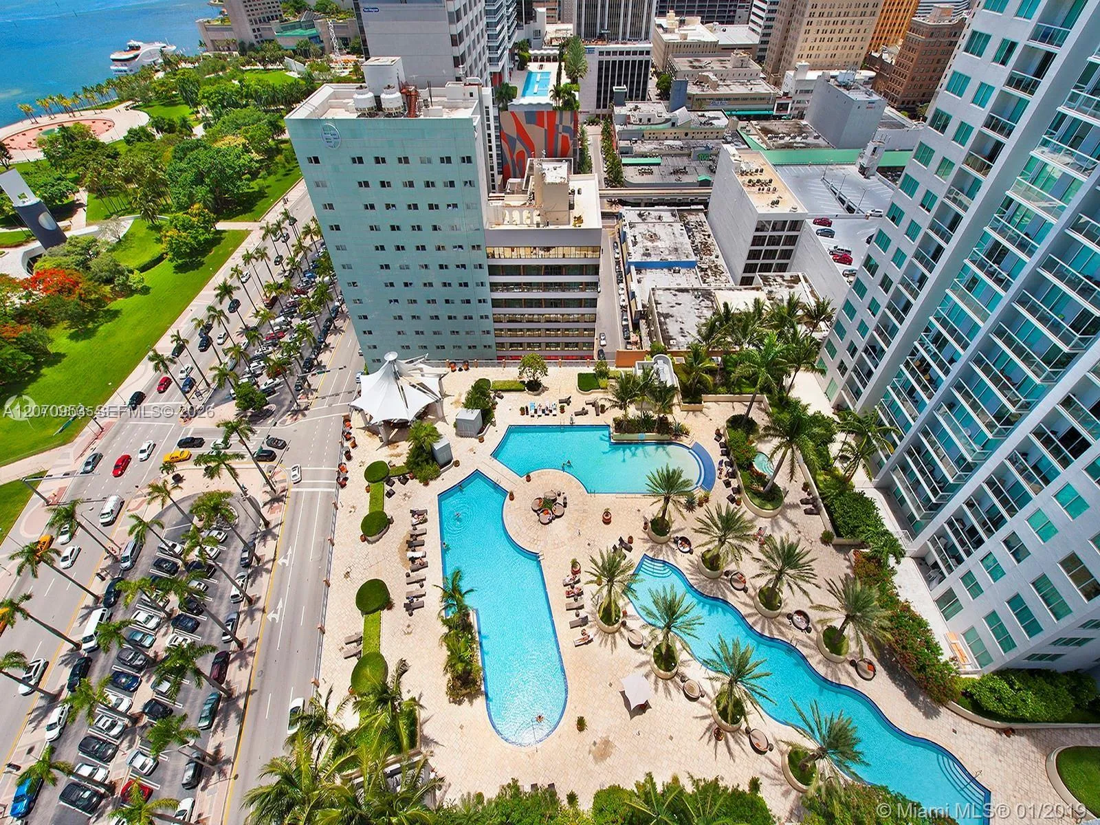 Foto de propiedad en 253 NE 2nd Street 902, Miami, FL 33132 Miami con MLS#