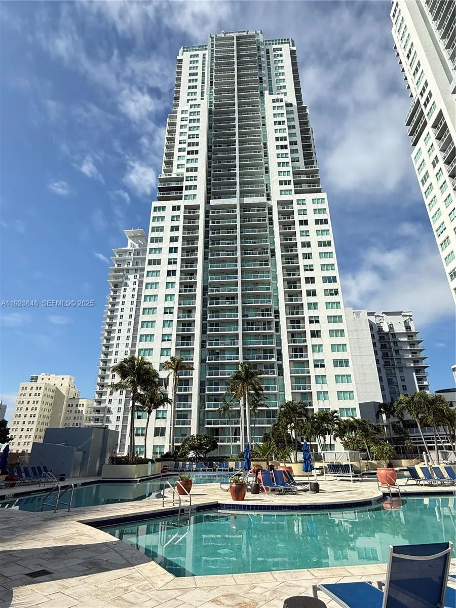 Foto de propiedad en 253 NE 2nd Street 908, Miami, FL 33132 Miami con MLS#