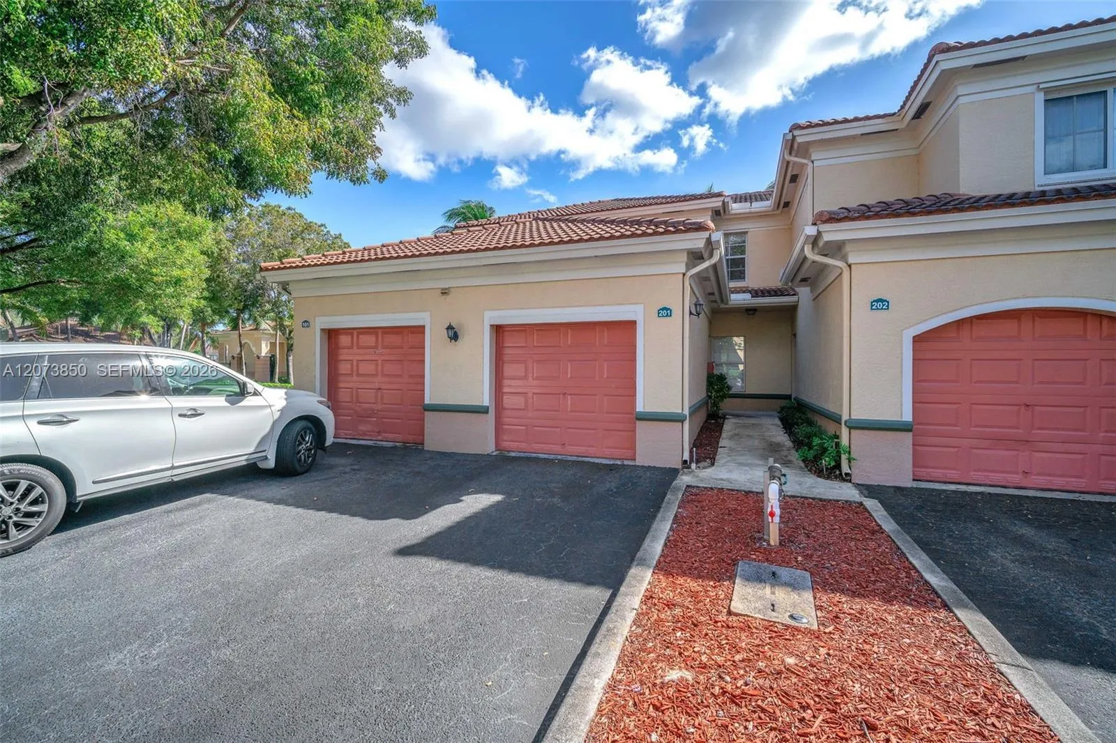Foto de propiedad en 2532 Centergate Drive 201, Miramar, FL 33025 Miramar con MLS# 