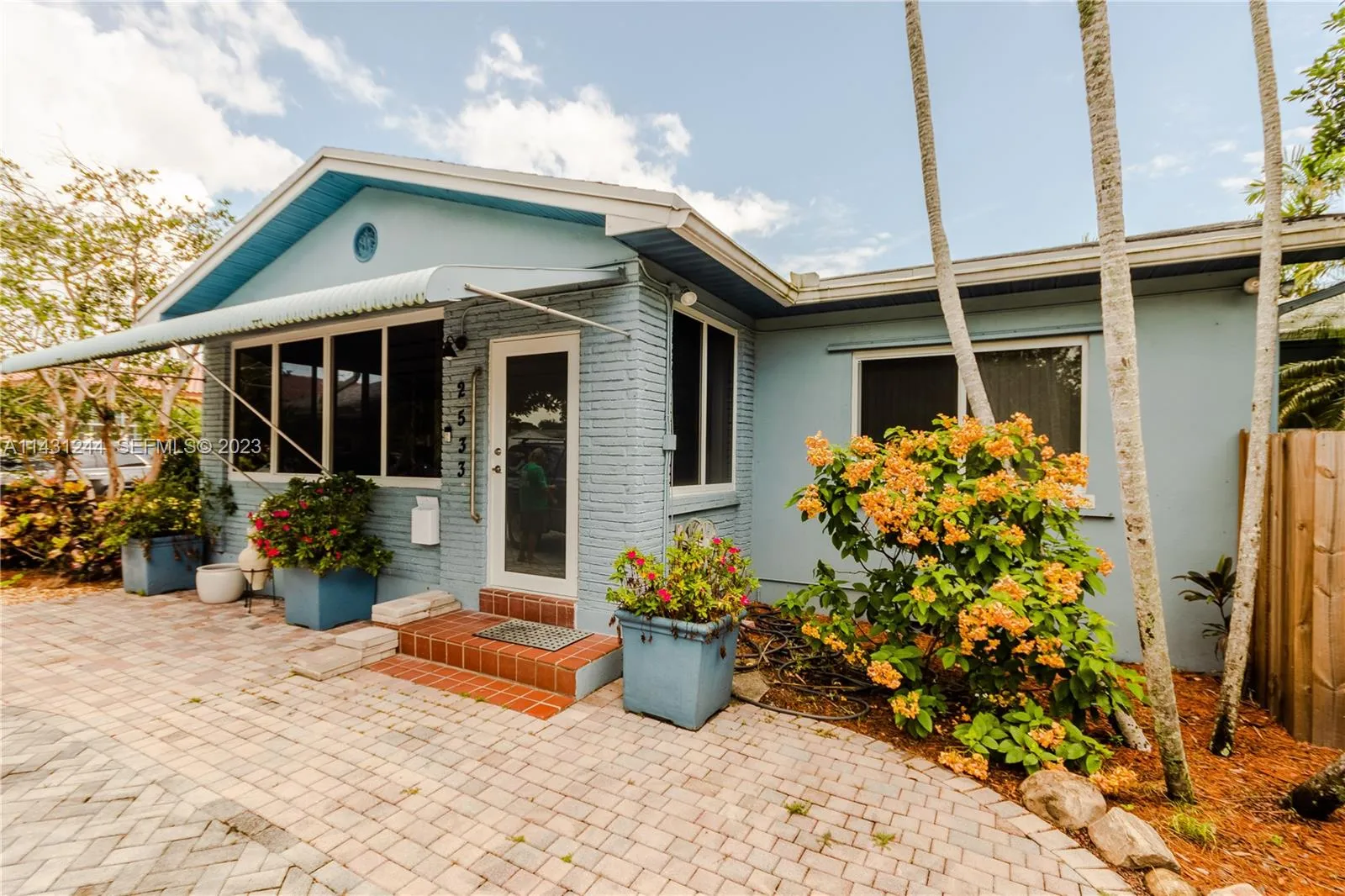 Foto de propiedad en 2533 Fillmore Street, Hollywood, FL 33020 Hollywood con MLS# 