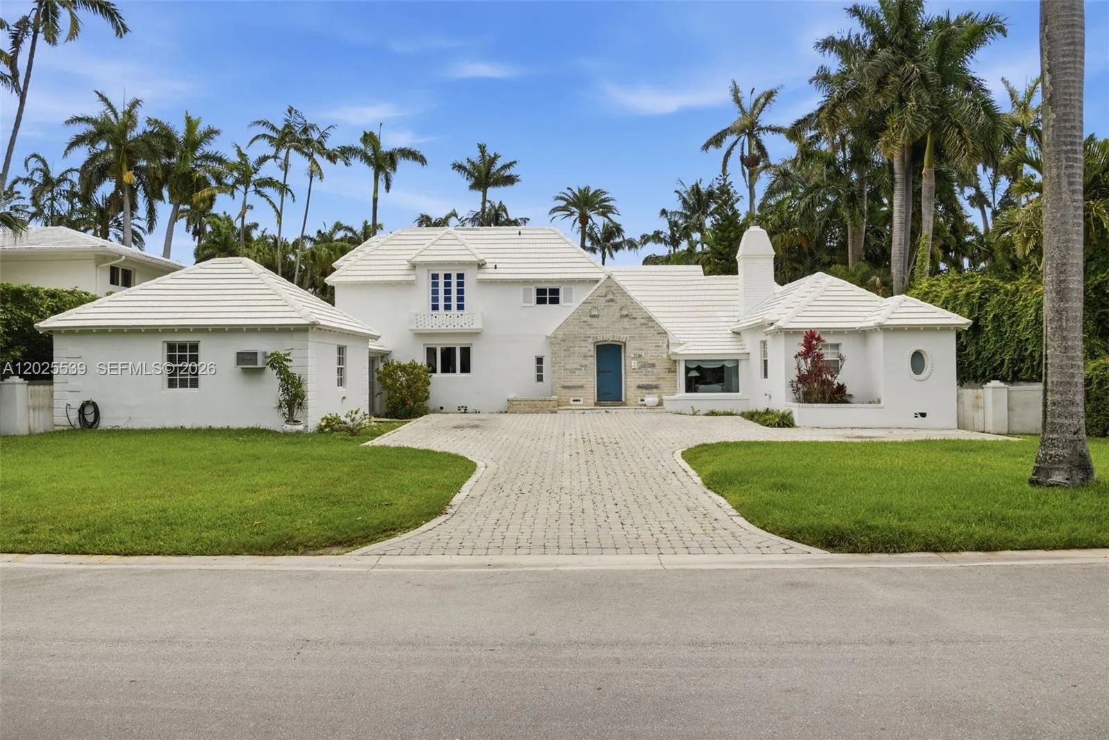 Foto de propiedad en 2535 Sunset Drive, Miami Beach, FL 33140 Miami Beach con MLS# 