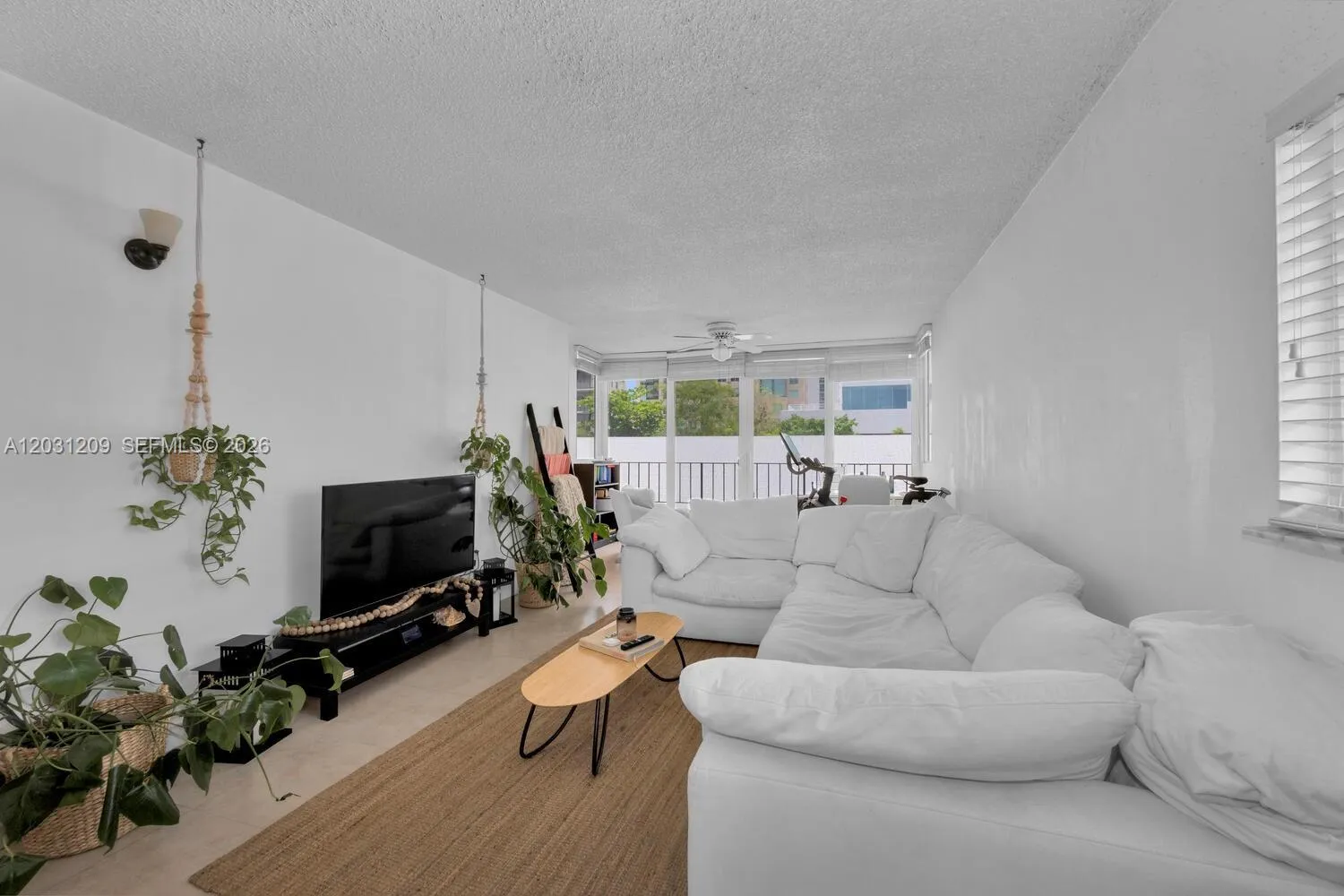 Foto de propiedad en 2539 S Bayshore Drive PH5, Coconut Grove, FL 33133 Coconut Grove con MLS# 