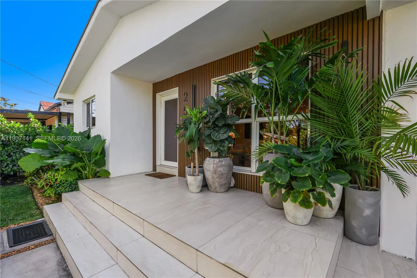 Foto de propiedad en 254 NW 43rd Street, Miami, FL 33127 Miami con MLS# 