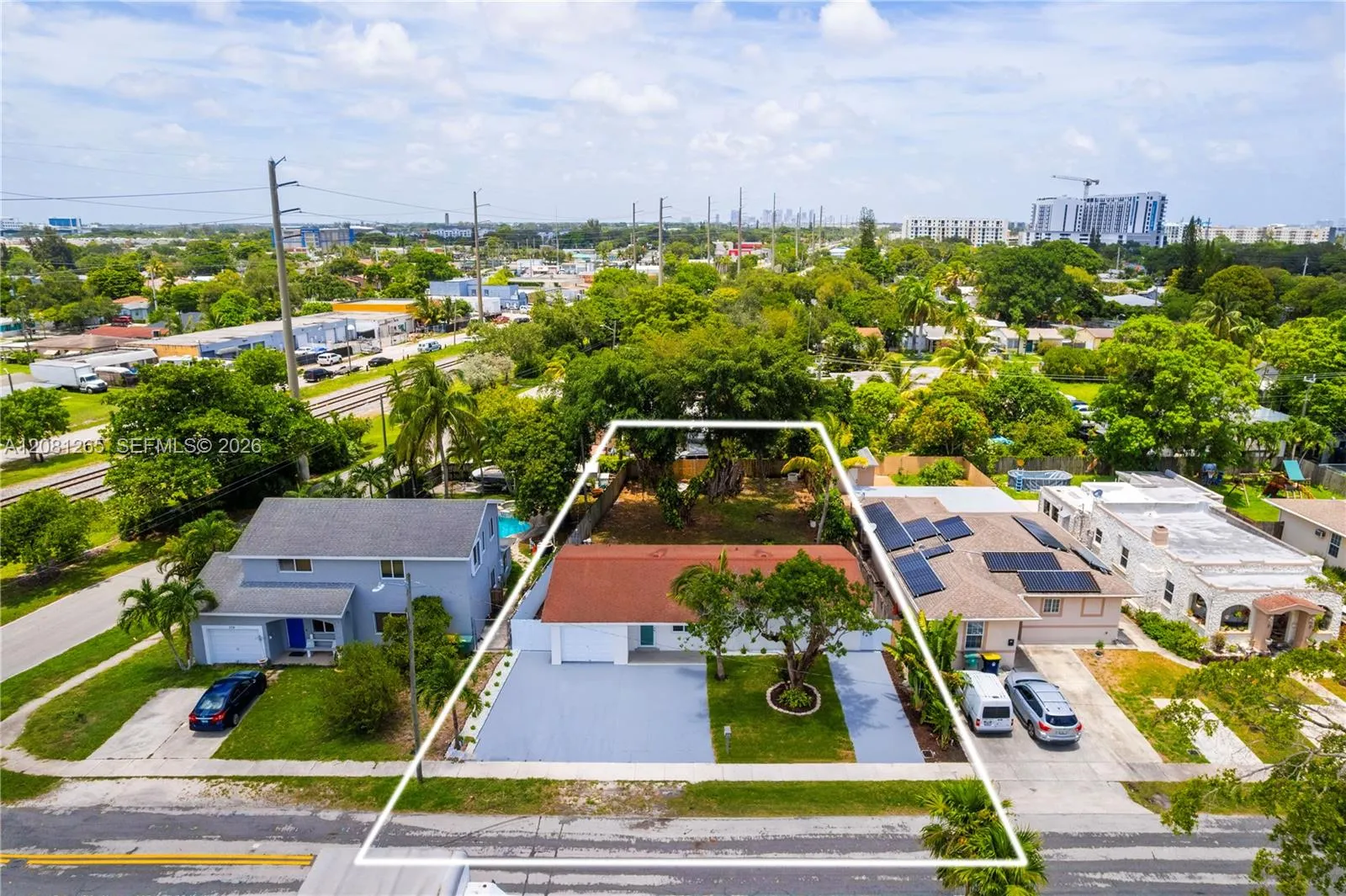 Foto de propiedad en 254 SW 4th Street, Dania Beach, FL 33004 Dania Beach con MLS# 