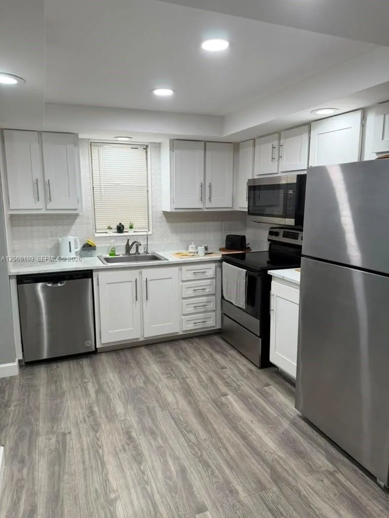 Foto de propiedad en 2541 Aragon Boulevard 113, Sunrise, FL 33322 Sunrise con MLS# 