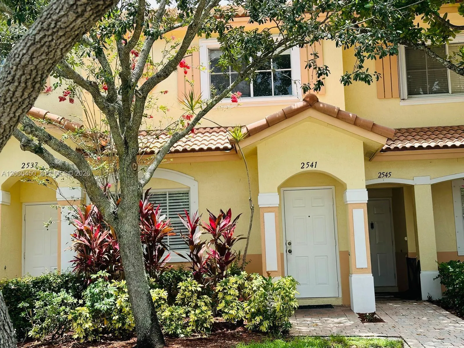 Foto de propiedad en 2541 SW 83rd Terrace 103, Miramar, FL 33025 Miramar con MLS# 
