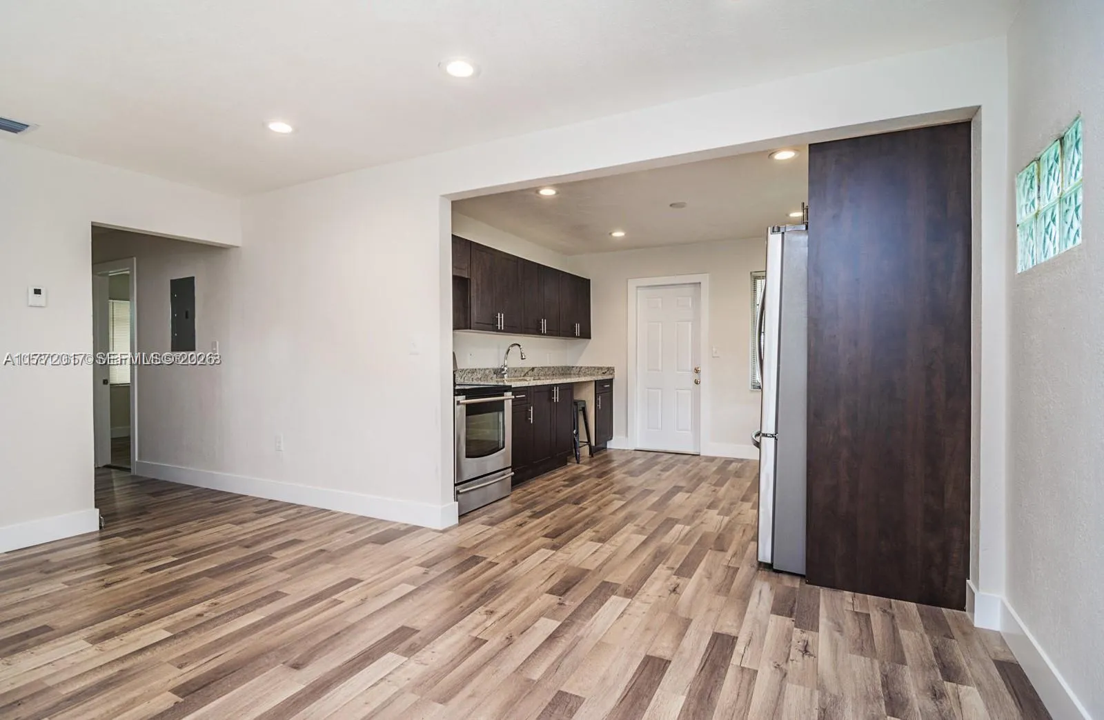Foto de propiedad en 2542 Fillmore Street, Hollywood, FL 33020 Hollywood con MLS# 
