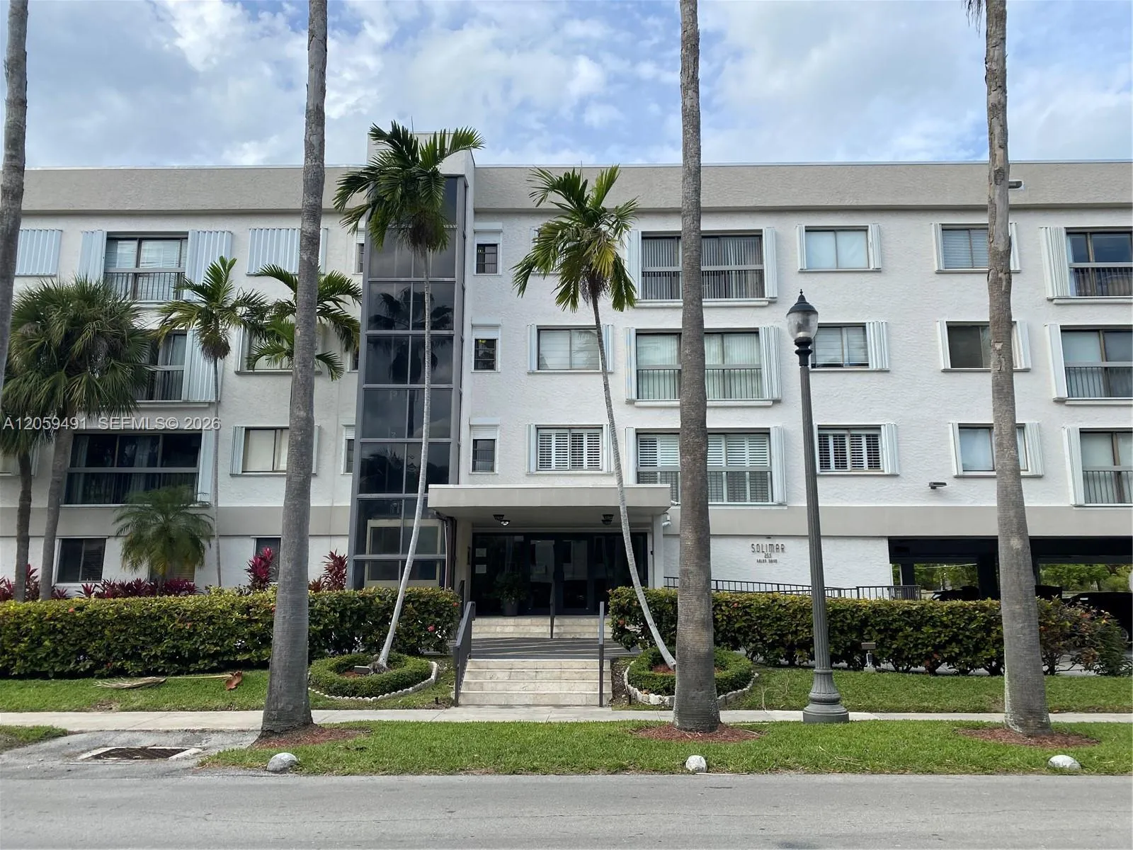 Foto de propiedad en 255 Galen Drive 2M, Key Biscayne, FL 33149 Key Biscayne con MLS# 
