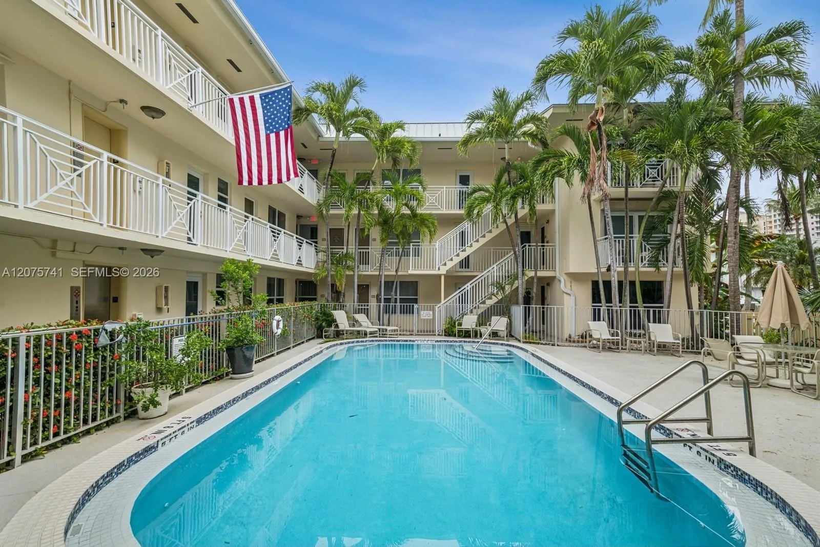 Foto de propiedad en 255 Sunrise Drive 107, Key Biscayne, FL 33149 Key Biscayne con MLS# 