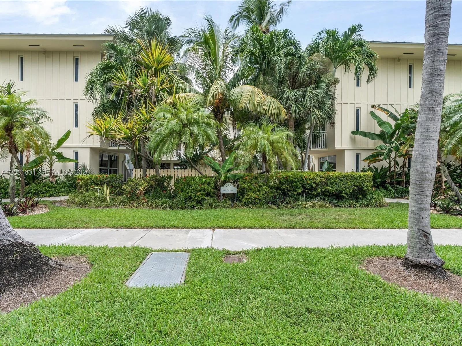 Foto de propiedad en 255 Sunrise Drive 307, Key Biscayne, FL 33149 Key Biscayne con MLS# 