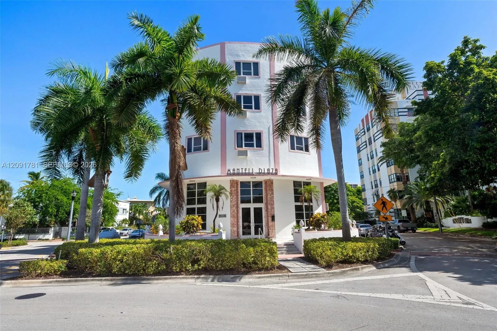 Foto de propiedad en 255 W 24th Street 330, Miami Beach, FL 33140 Miami Beach con MLS# 