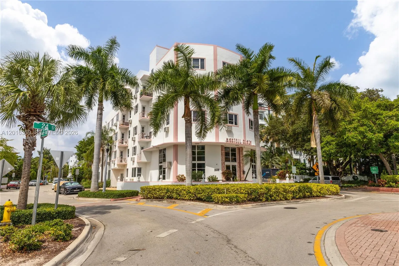 Foto de propiedad en 255 W 24th Street 432, Miami Beach, FL 33140 Miami Beach con MLS# 