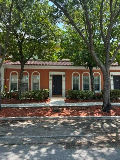 Foto de propiedad en 2551 SW 99th Way, Miramar, FL 33025 Miramar con MLS# 