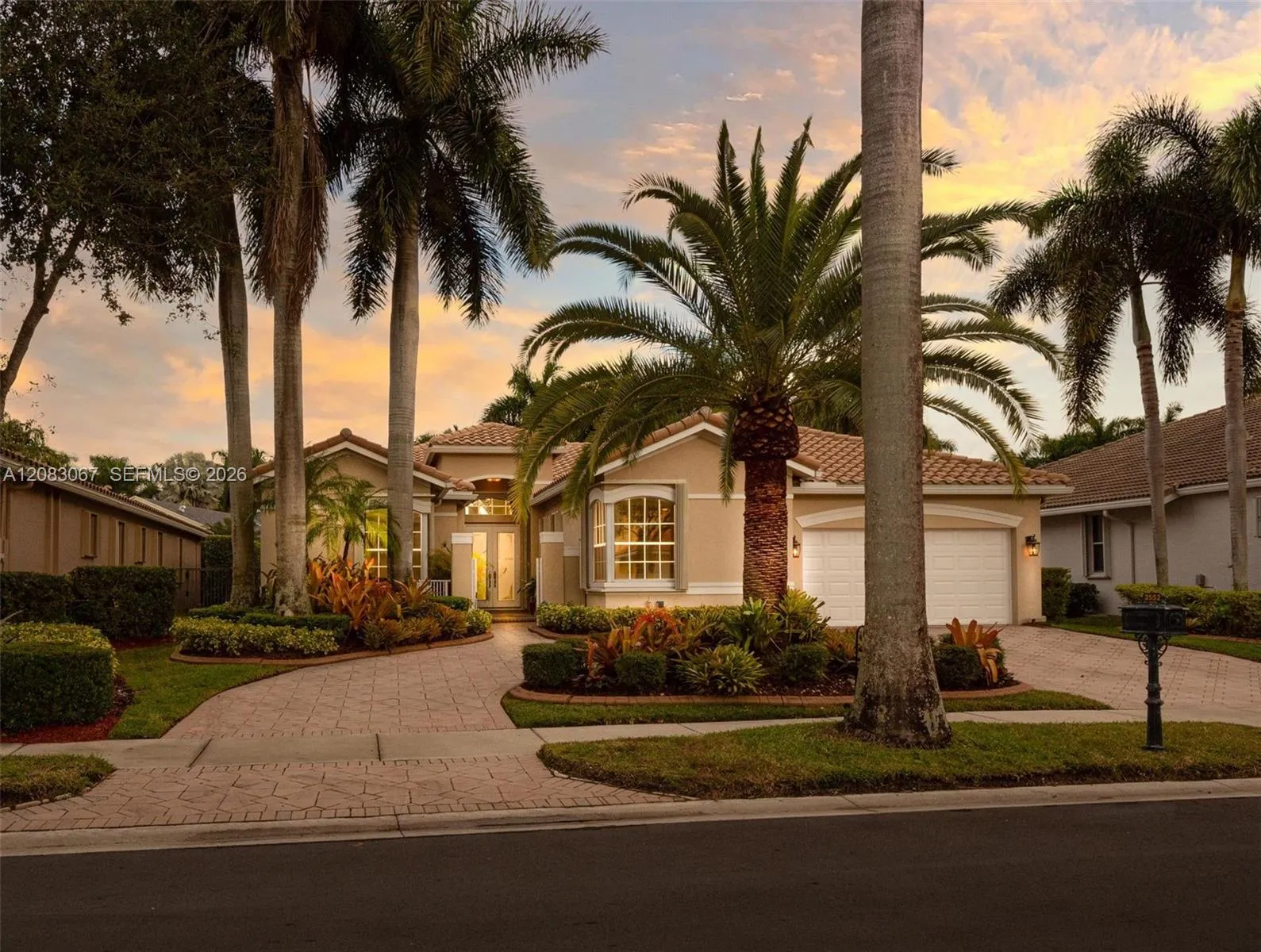 Foto de propiedad en 2552 Jardin Lane, Weston, FL 33327 Weston con MLS# 