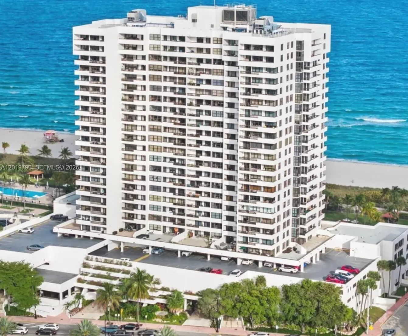 Foto de propiedad en 2555 Collins Avenue 1003, Miami Beach, FL 33140 Miami Beach con MLS# 
