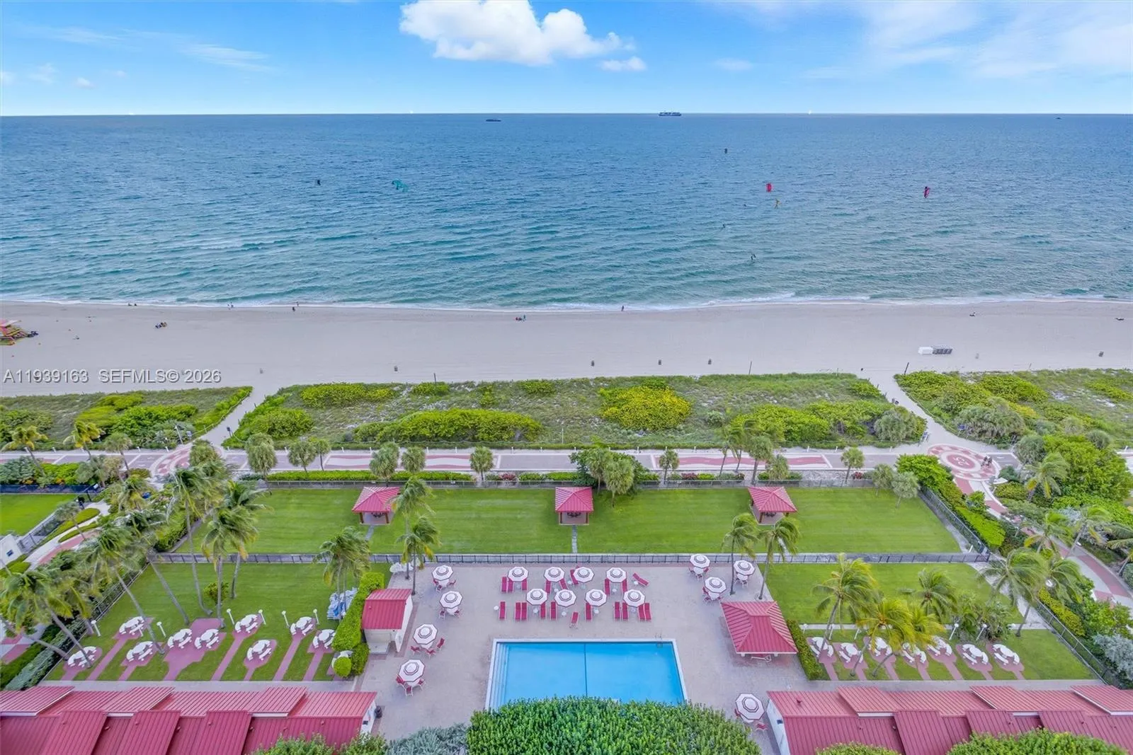 Foto de propiedad en 2555 Collins Avenue 2105, Miami Beach, FL 33140 Miami Beach con MLS# 