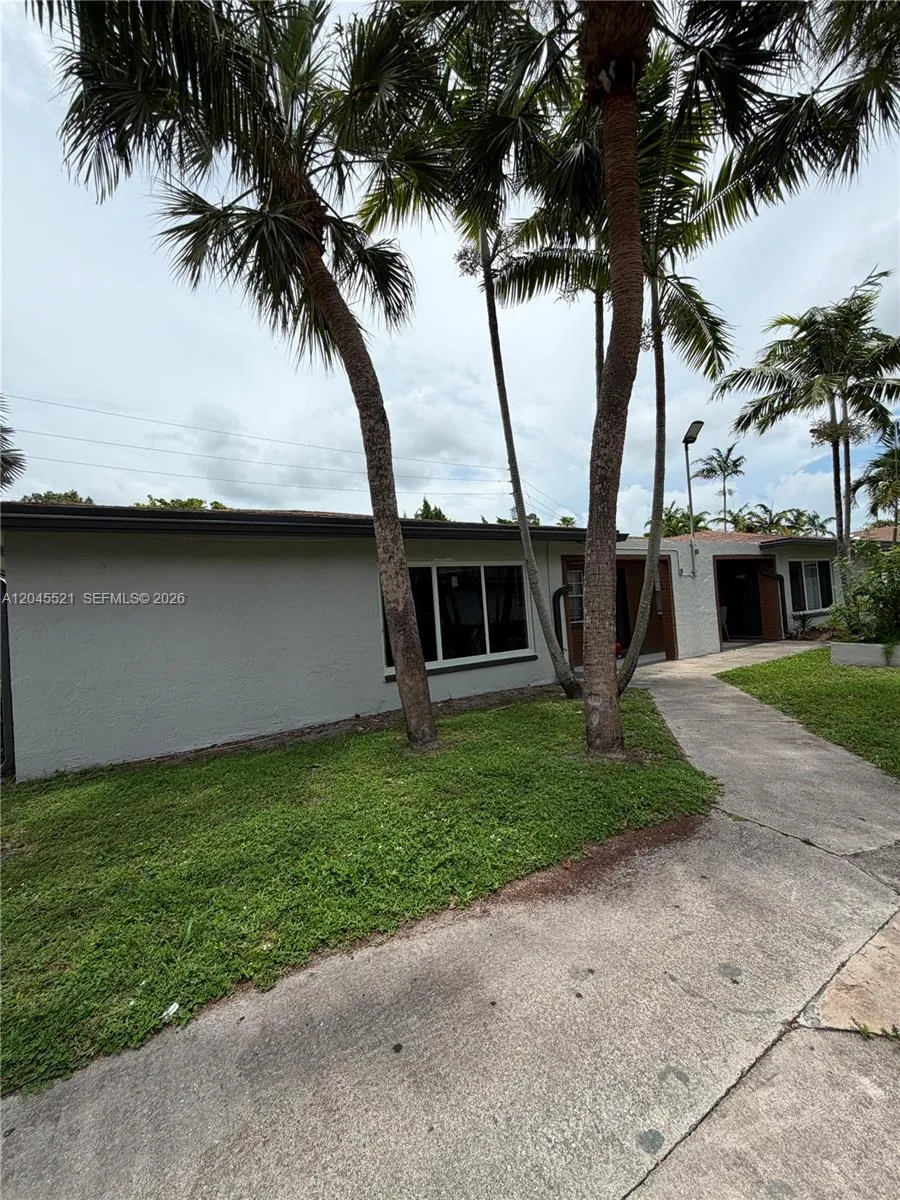 Foto de propiedad en 2557 NW 60th Terrace, Sunrise, FL 33313 Sunrise con MLS# 