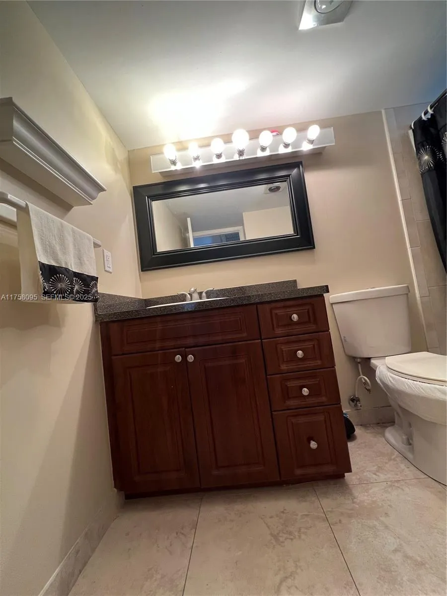 En Venta 2562 N Garden Drive N 301, Lake Worth, FL 33461, Lake Worth, FL 33461