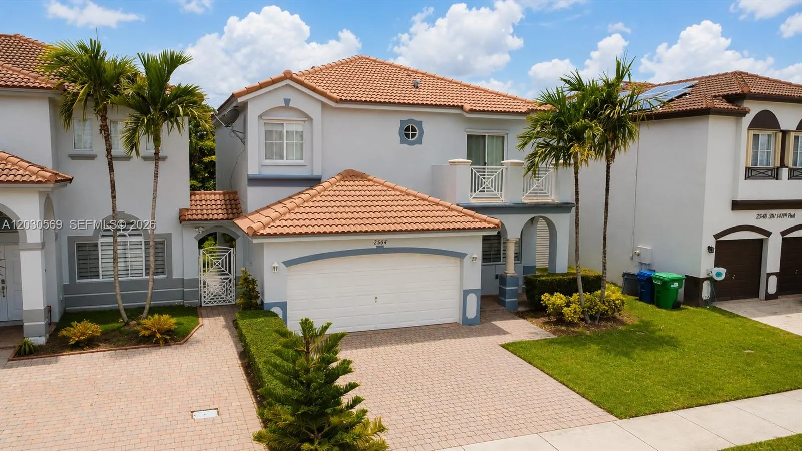 Foto de propiedad en 2564 SW 147th Path, Miami, FL 33185 Miami con MLS# 